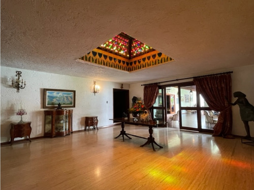 Se Vende Casa 800 M² 8h/10b/10p Cerro Verde