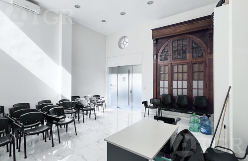 Venta Casa-oficina 6 Ambientes Con Parrilla En Constitución
