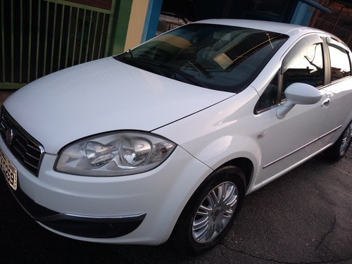 Fiat Linea 2015 1.8 16v Essence Flex 4p