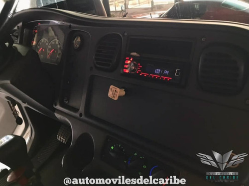Imagen 9 de 15 de Camion Freightliner M2 106 Cava De Aluminio
