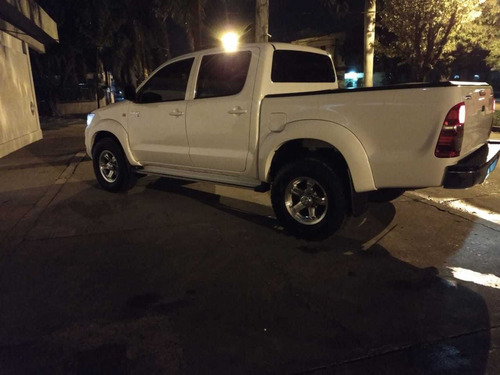 Toyota Hilux 3.0 Cd Sr 171cv 4x2 - B3 2015