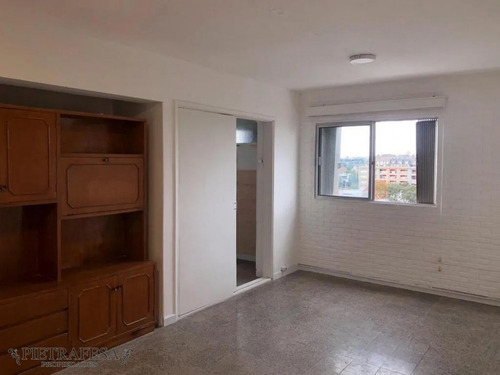 Apartamento En Alquiler 2 Dormitorios 1 Baño-av. San Martin-aguada- Ref: 1864