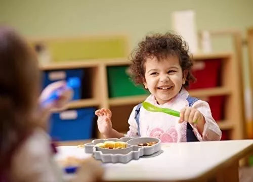 Qshare Platos para niños pequeños, platos portátiles para bebés pequeños,  platos de succión fuertes sin BPA para niños pequeños, mantel individual de