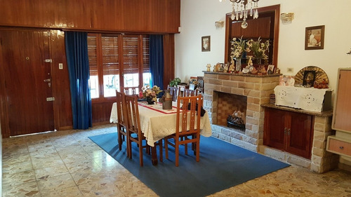 Excelente Casa En Venta 4 Ambientes En Longchamps