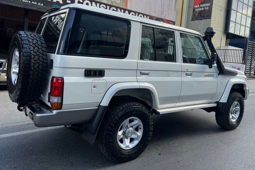 Imagen 7 de 15 de Toyota Land Cruiser Machito 2022