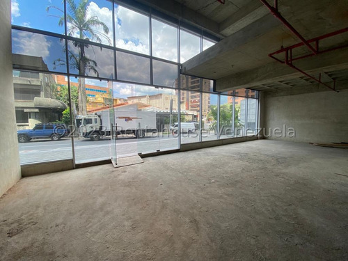 Local Comercial En Alquiler A Pie De Calle De 977m² Las Mercedes Mls #24-9458