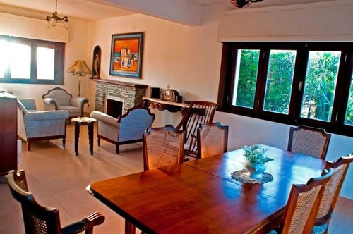 Casa En Venta De 6 Dormitorios En Peninsula