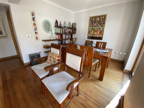 Casa En Venta De 3d, Gran Jardín Y Piscina En Providencia