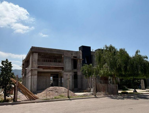 Casa En Venta En Dalvian