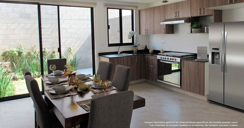 Se Vende Casa En Zona Huertas La Joya, 3 Recamaras, Una En Pb, Jardín, 3 Baños