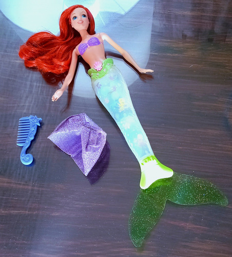 Muñeca Disney La Sirenita Ariel Luces Brillantes Mattel 2005 (Usado)