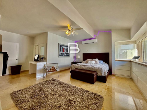 Casa En Renta Con Frente A Laguna En Residencial Isla Dorada
