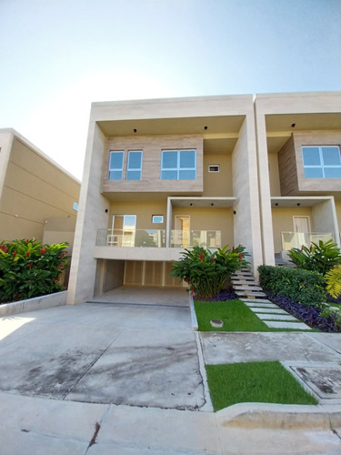 Sky Group Elegance Vende Townhouse En Valencia Altos De Guataparo Cumbres De Guataparo Elth-012