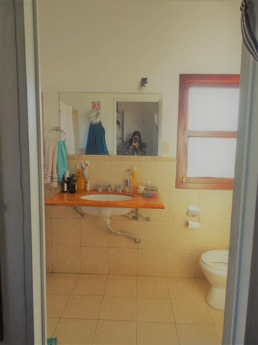 Imagen 13 de 20 de Casa En Venta Amplia Con 4 Dorm, Con Jardín Y Garaje Techado
