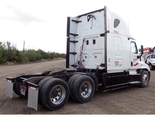Tracto Camión Freightliner Cascadia Dd15 Año: 2013 Gmy100660