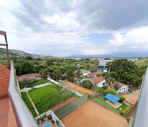 Se Alquila Hermoso Apartamento Duplex En Menga, Quinto Piso Con Ascensor