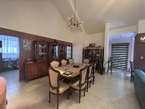 Casa De 1 Planta / En El Corazón De Balvanera/ Avenida St Andrew