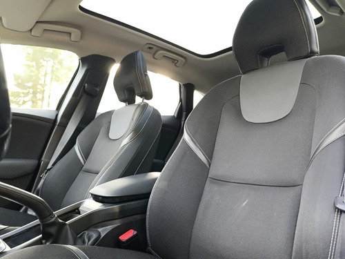 Volvo V40 2014