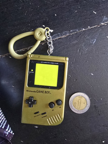 Llavero Nintendo Paladone Consola Game Boy Dorado Chase