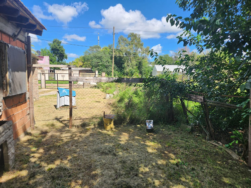 Casa A Terminar, Con Amplio Terreno En Venta.