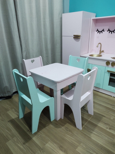 Imagem 2 de 4 de Cozinha Em Mdf Com Conjunto De Mesa E 4 Cadeiras E Kit