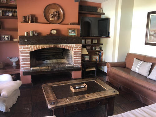 Muy Linda Casa En Carrasco Norte En Venta
