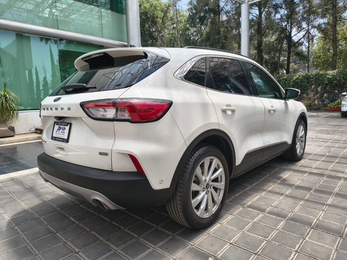 Ford Escape titanium hev