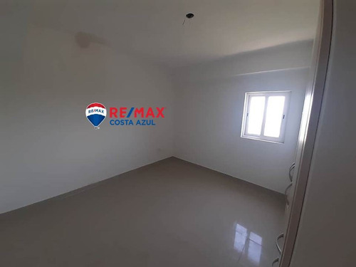 Imagen 5 de 12 de Se Vende Amplio Apartamento, Con Vista Al Mar, Planta Electrica Total, En Tucacas, Edificio Marian Suites