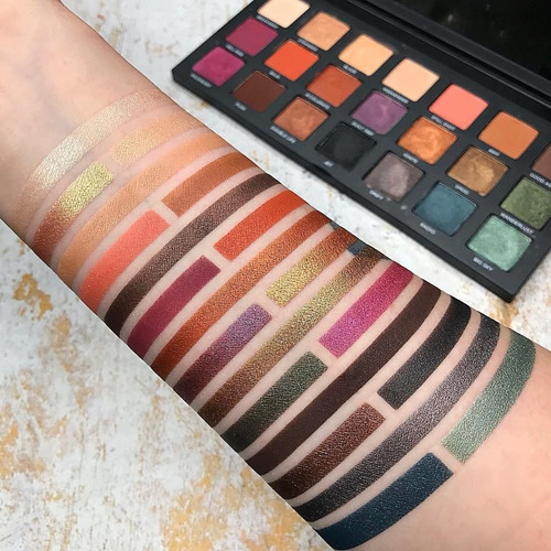 Paleta Urban Decay Born To Run 14 Sombras