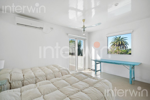 Casa - 6 Ambientes Con Dependencias - Jardín, Piscina, Cochera - Barrio Albanueva - Tigre - Venta