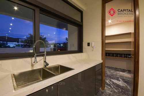 Mansión De Súper Lujo En Venta En Ayamonte Zapopan Zona Bajío Guadalajara
