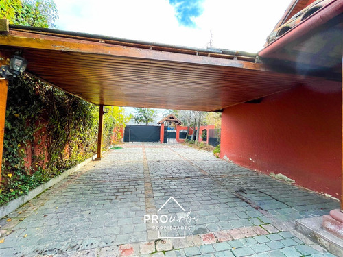 Casa En Venta De 5 Dorm. En Las Condes