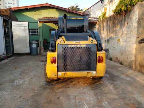 Imagem 3 de 8 de New Holland 220