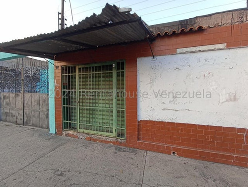 Casa En Venta A Remodelar Con Terreno Y Local Comercial Urb Santa Ana Maracay Negociable Kg:24-17601