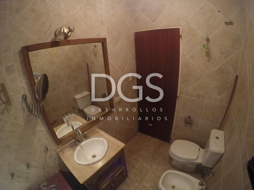 Casa 5 Ambientes En Venta En Banfield
