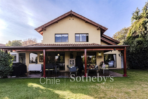 Casa En Venta De 5 Dorm. En Lo Barnechea