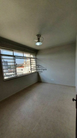 Imagem 3 de 8 de Apartamento À Venda No Bairro Centro - Guaratinguetá/sp - Ap037