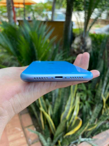 iPhone XR Blue- 128 Gb