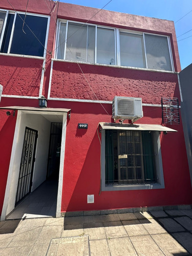 En Venta Departamento 3 Amb En Edif. Chico Al Fte Con Patio En Lanus (432)