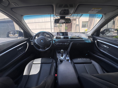 BMW Serie 3 3.0 330i Sedan Sport Line 252cv