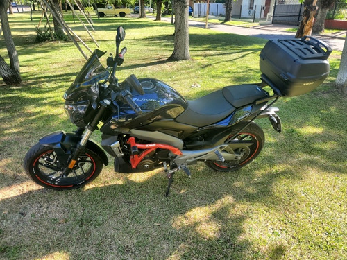 Dominar 400