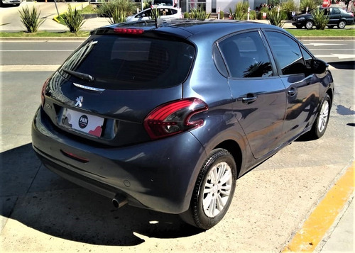 Peugeot 208 Allure 1.6 Tiptronic Nav