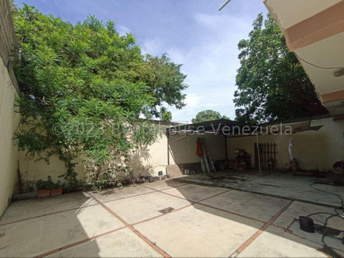 Milagros Inmuebles Edificio Venta Barquisimeto Lara Zona Oeste Economica Residencial Economico Comercial Código Inmobiliaria Rent-a-house 24-16570
