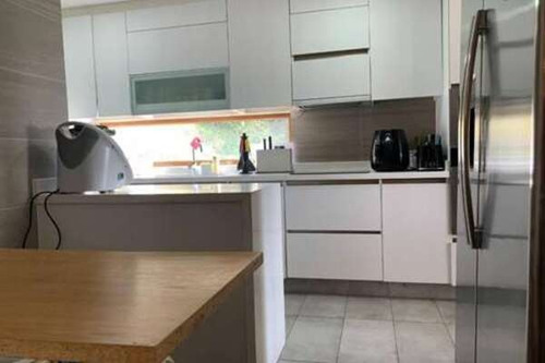 Espléndida Propiedad Con Amplio Jardín Privado.