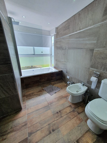 Imagen 10 de 14 de Espectacular Casa 5 Ambientes En Terralagos
