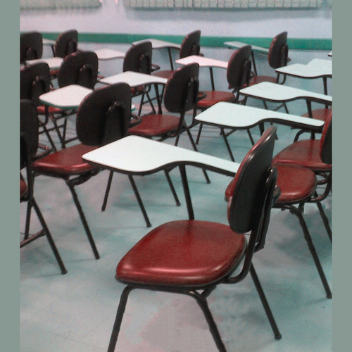 Cadeira Para Escritório Sem Porta Livros Universitária