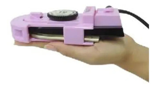 Imagem 3 de 3 de Mini Ferro De Viagem Portátil Baby Rosa Westpress Bivolt W77