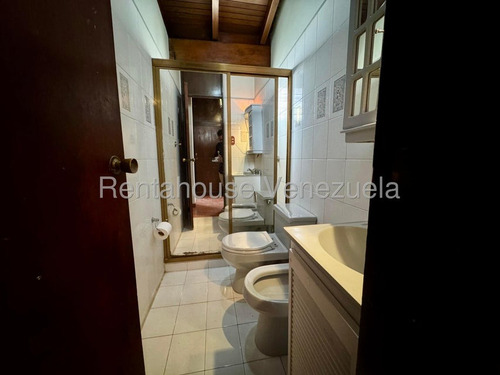 Espaciosa Casa Urb. Cumbres De Curumo Cod. 26-356