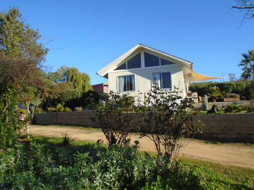 Parcela Con 2 Construcciones. Cercana Acceso Troncal Sur...