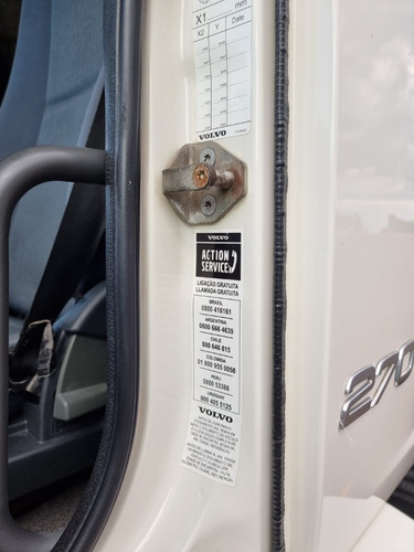 Imagem 4 de 15 de Volvo Bitruck Vm 270 8x2 Ano 2013/2014 Caçamba Basculante